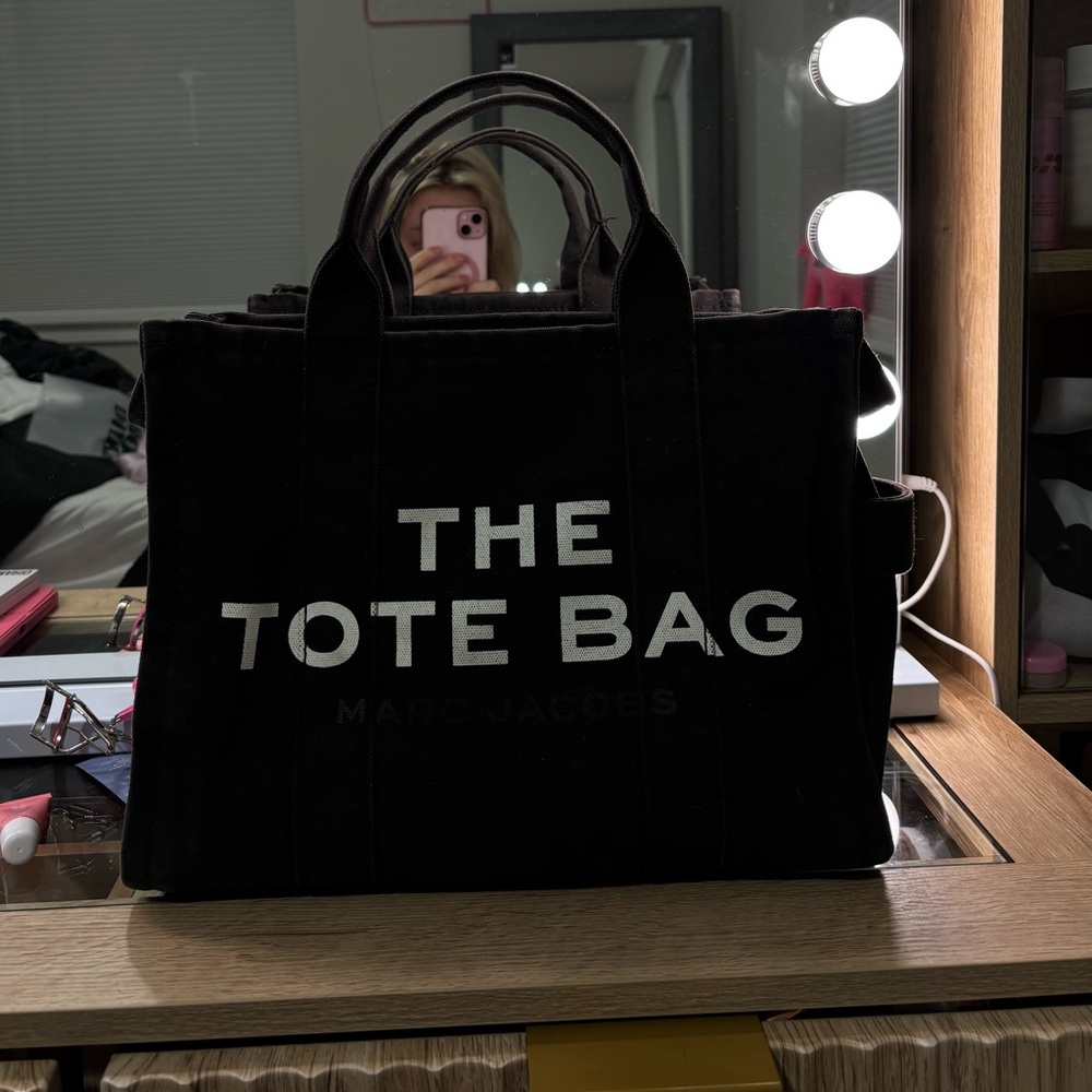 Marc Jacob’s the tote bag medium